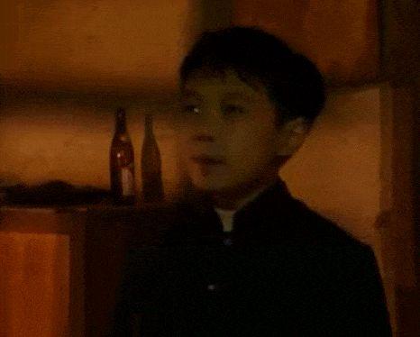 张艺兴小时候爆料视频,揭秘明星成长背后的温馨瞬间  第3张